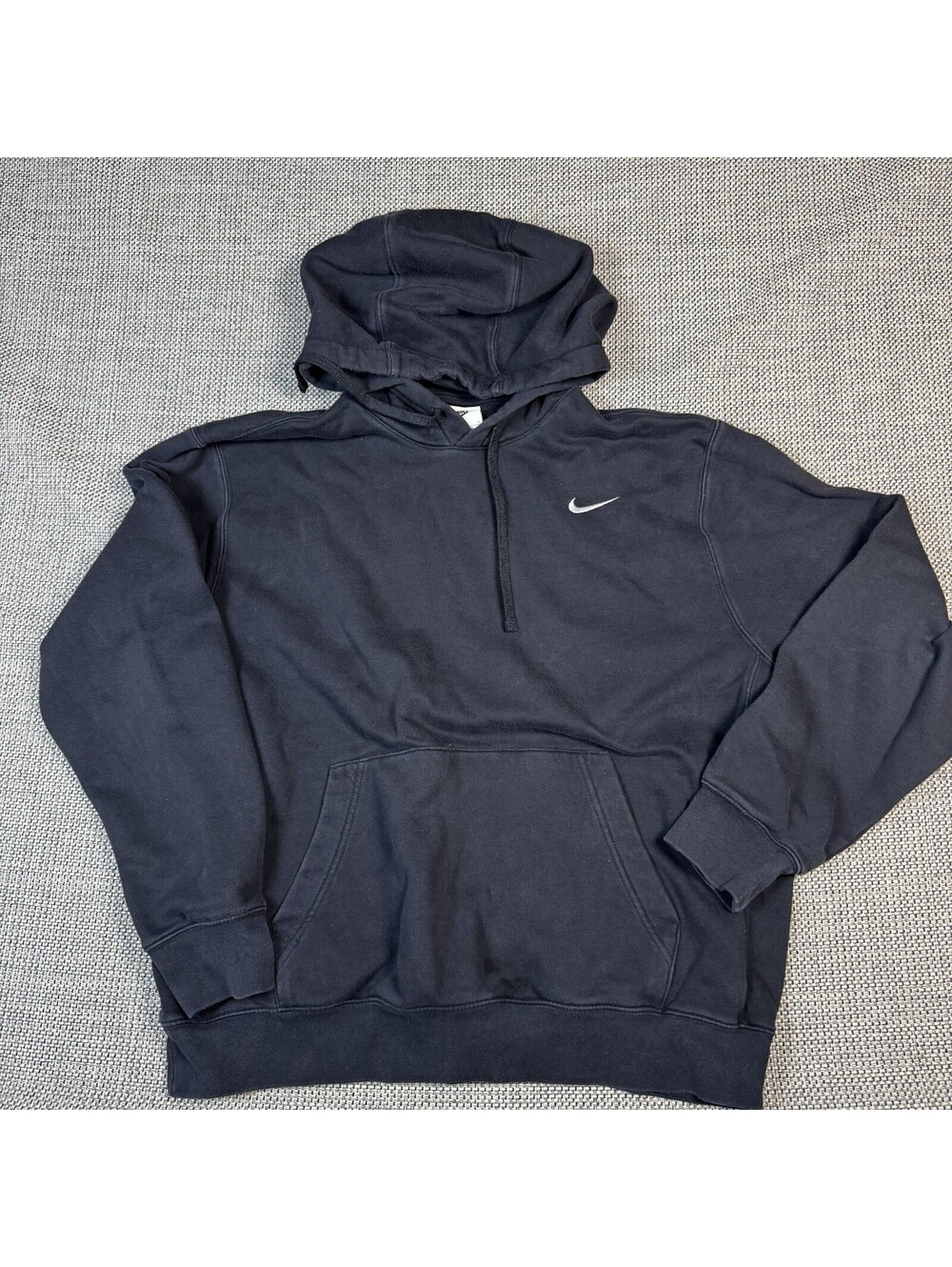Nike Men’s Large Black Solo Swoosh Fleece Pullover Hoodie Sweatshirt Logo